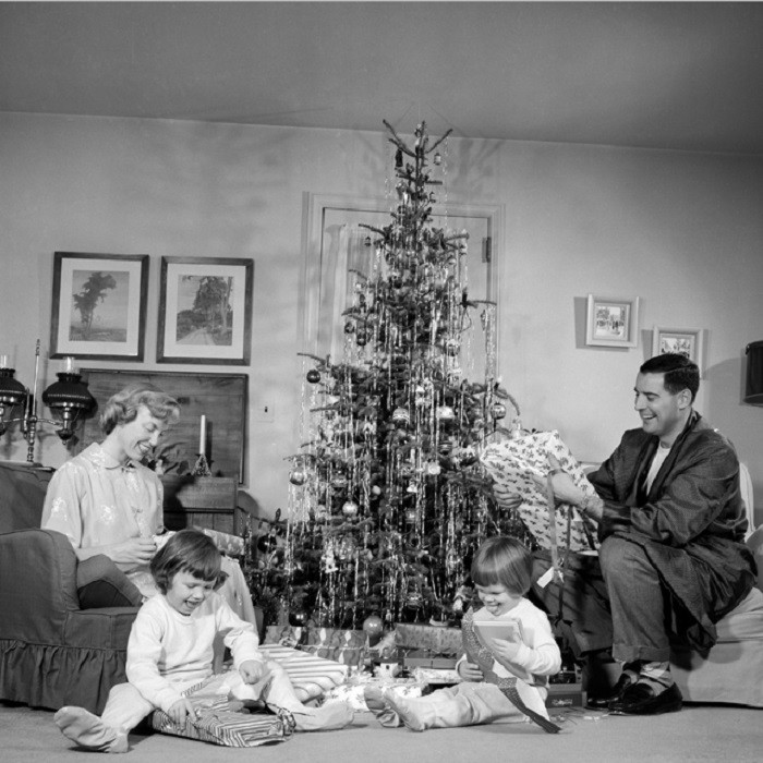 vintage-christmas-1.jpg.14be839b2a54eeafa16d1687cafe761b.jpg