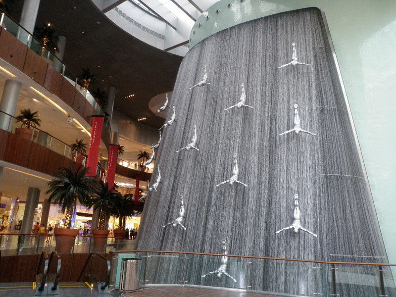 Y_Dubai_Mall_Waterfall.jpg.32c69ddbe717ee6a722d01e5fa059227.jpg